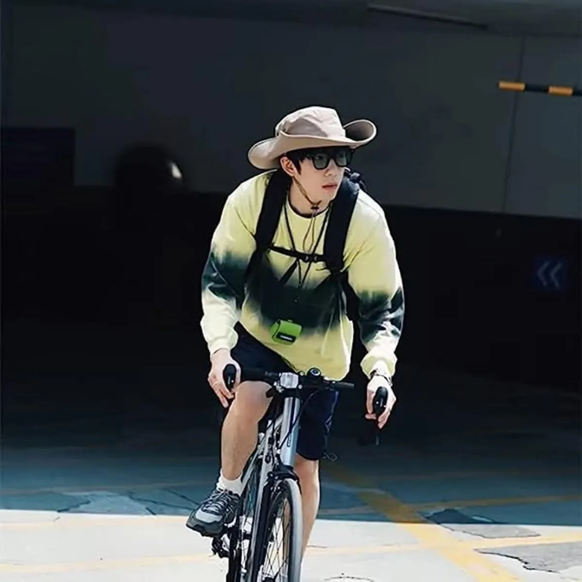 Bucket Hat with Bicycle Helmet Unisex Breathable Wide Brim Visor Sun Hats Head Protection Bike Helmets for Adults