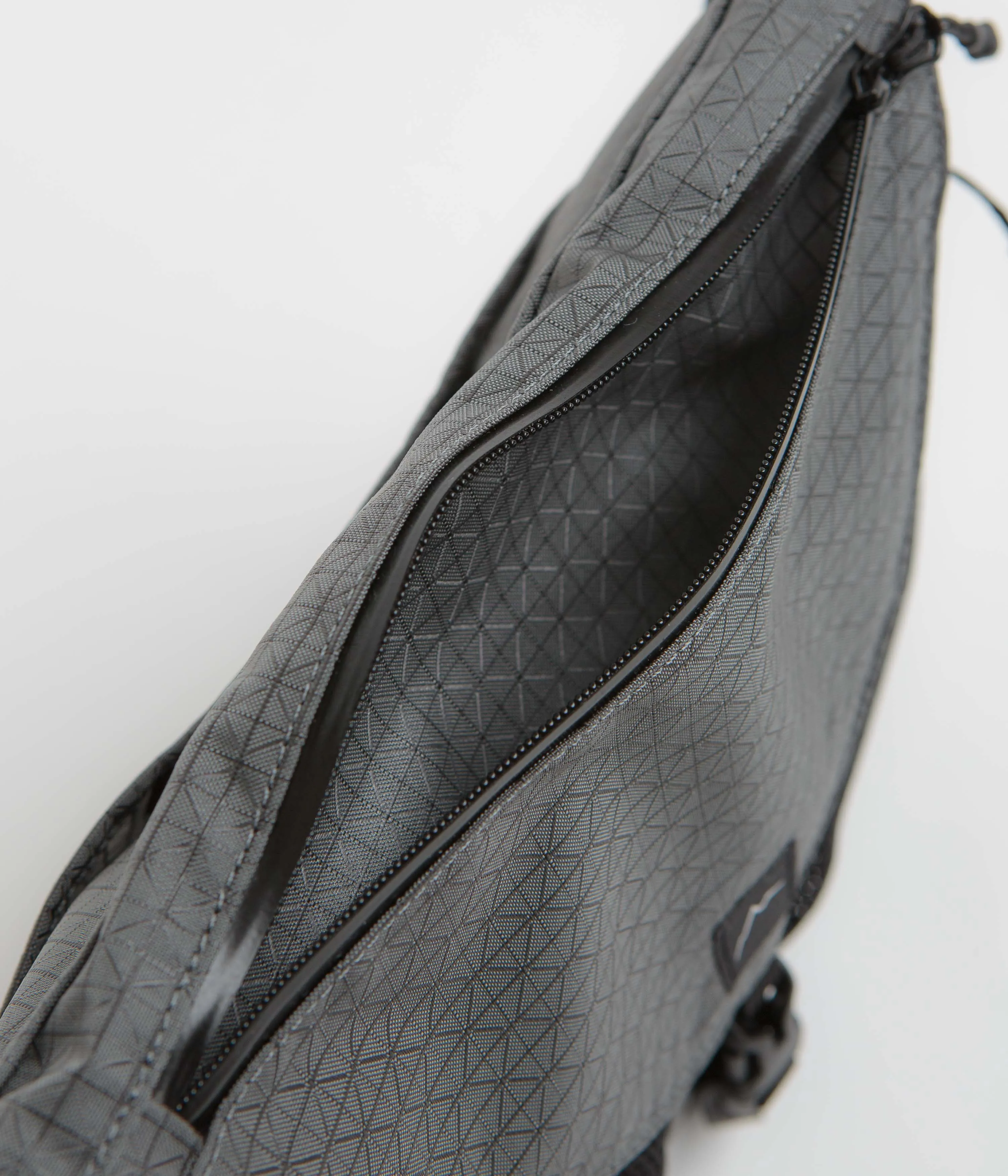 Cayl Seorak 5 B-Grid Mesh Bag - Grey