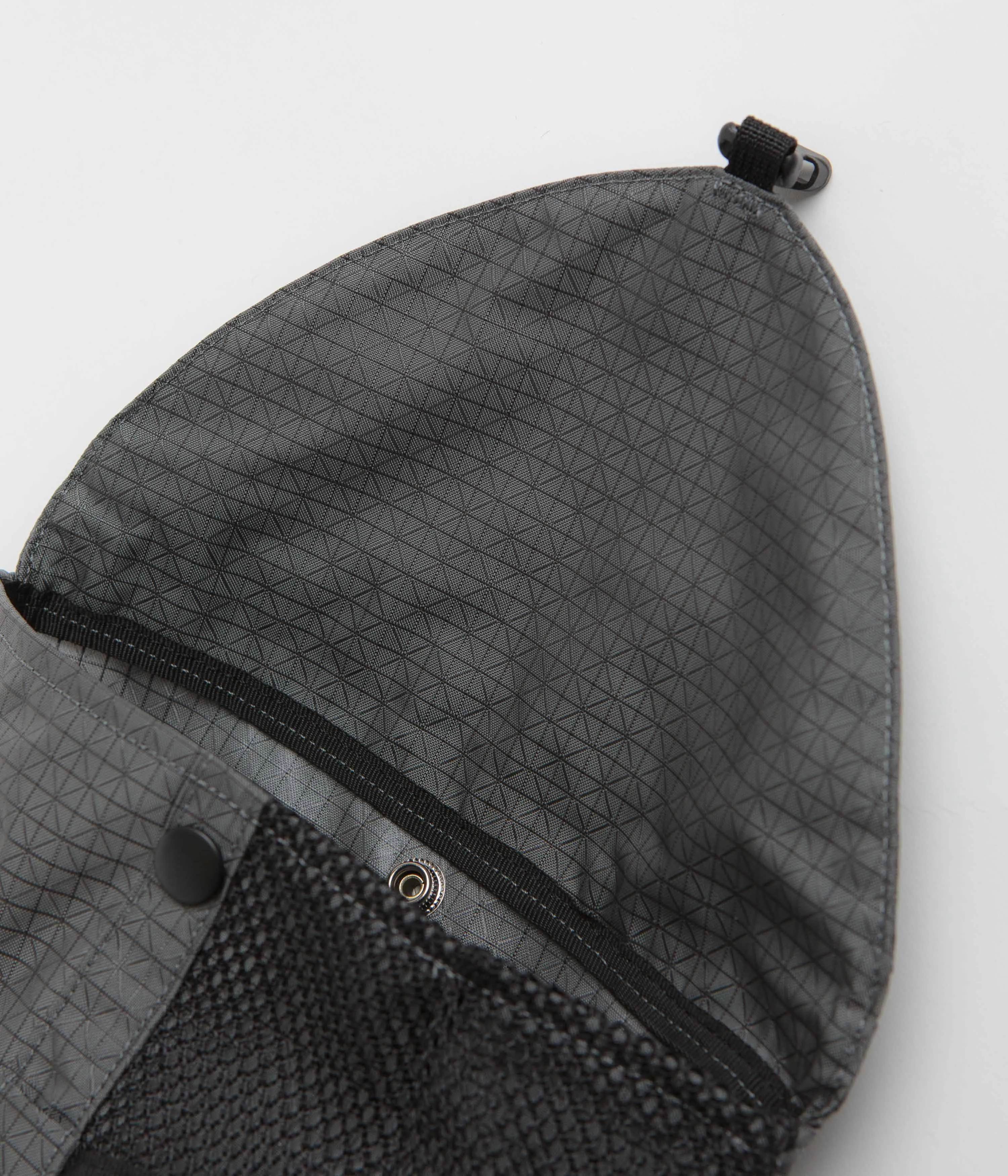Cayl Seorak 5 B-Grid Mesh Bag - Grey