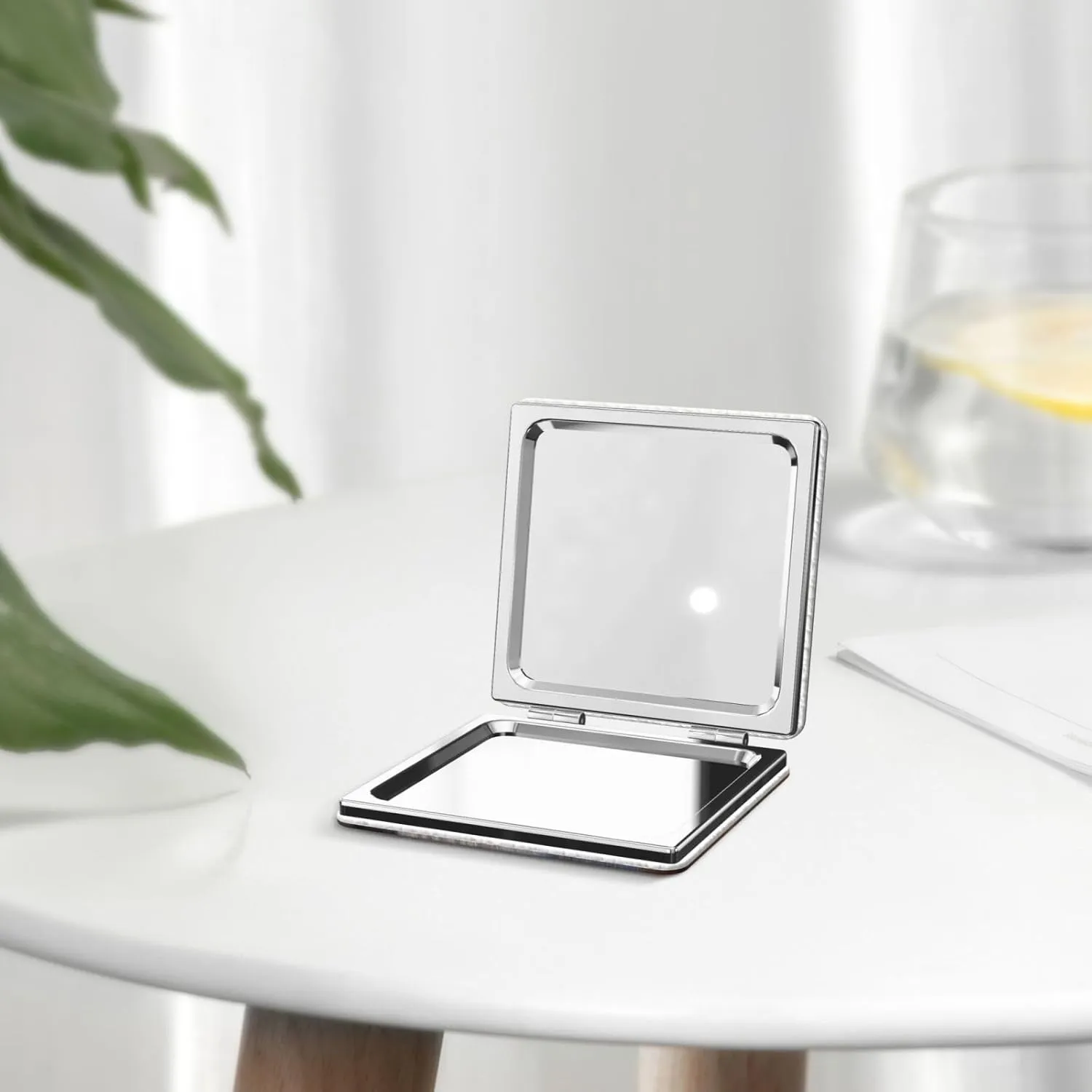 Husky Dog Portable Pocket Cosmetic Mirror-Compact and Light, It is A Necessary Thing to Go Out for Beauty and Makeup