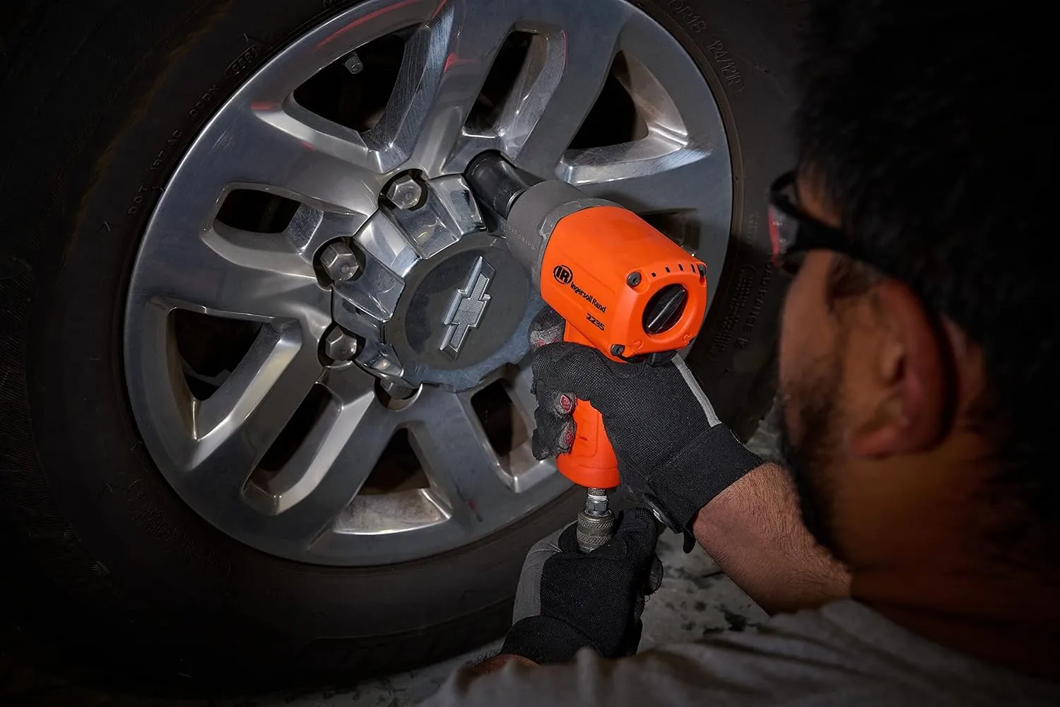 Ingersoll Rand 2235TIMAX-O 1/2" Air Impact Wrench, 1350 ft-lb Torque, Titanium Hammercase, Friction Ring Retainer, Pistol, Orange
