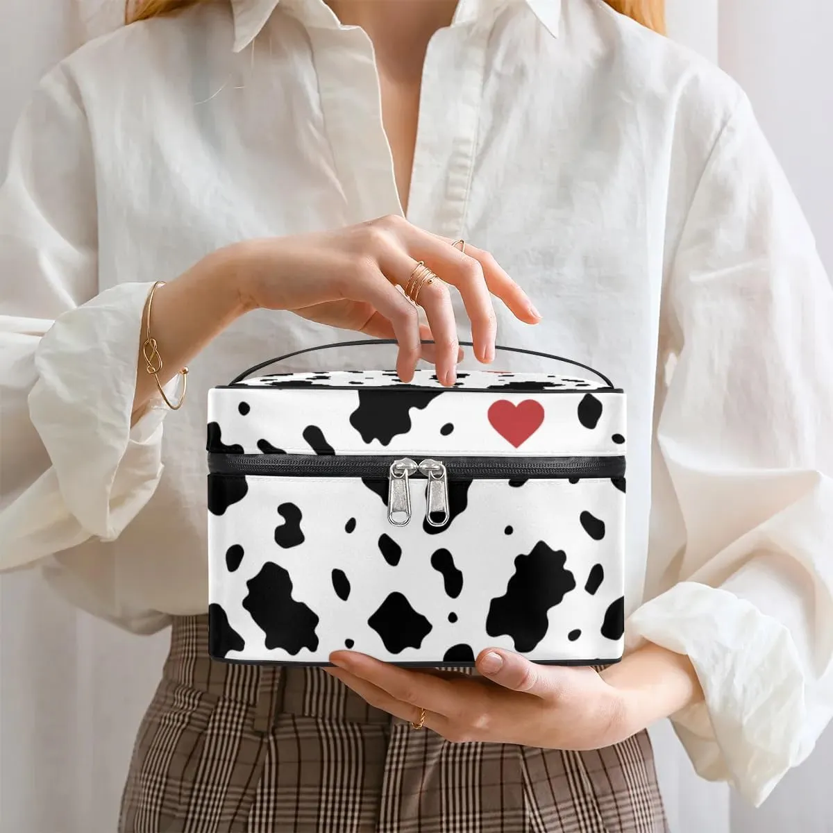 Makeup Bag,Cow Print Heart Cosmetic Bags for Woman Girls,Portable Large Capacity Travel Makeup Case Organizer Cosmetic Case Travel Essential