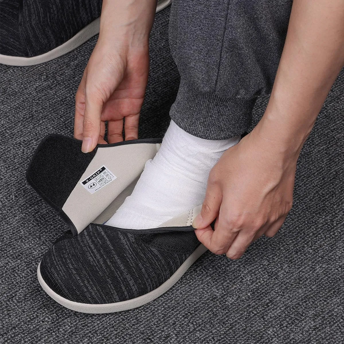 Men's Wide Width Diabetic Shoes Adjustable Closure for Arthritis Swollen Edema Plantar Fasciitis Swollen Feet Walking Shoes