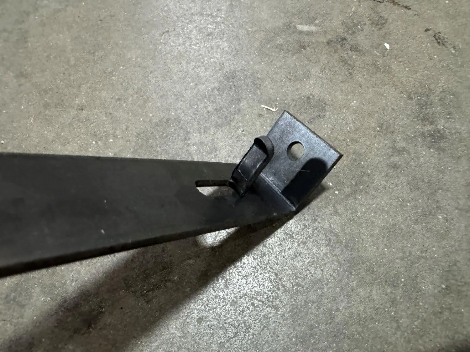 Sandbaggy 8" Concrete Spreader Cleats - ¾ Plywood - Form Clips - Black Annealed Steel - Maintains Consistent 8 inch Wall Thickness (8" x 3/4", 80)