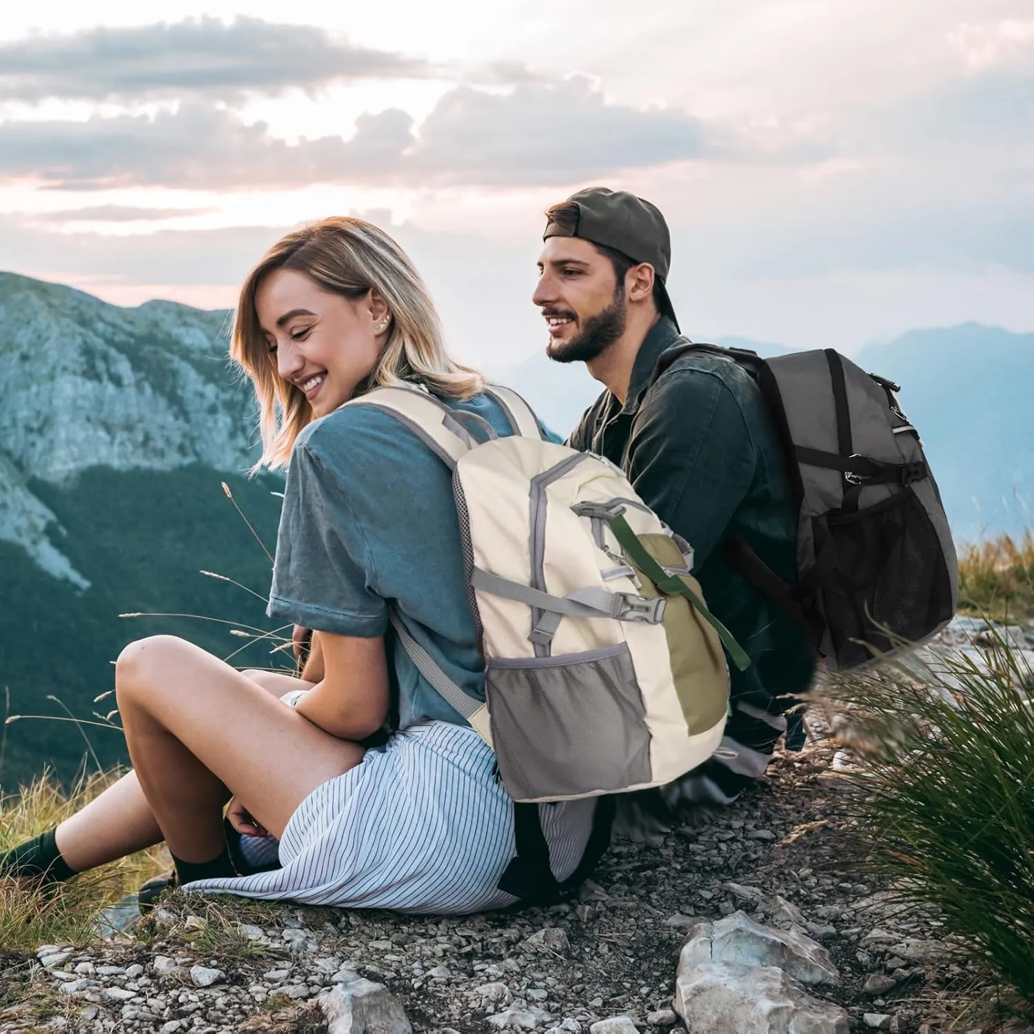 Small Hiking Backpack, 20L Lightweight Travel Backpack with Phone Pocket, Hiking Daypack for Women Men (Grey)