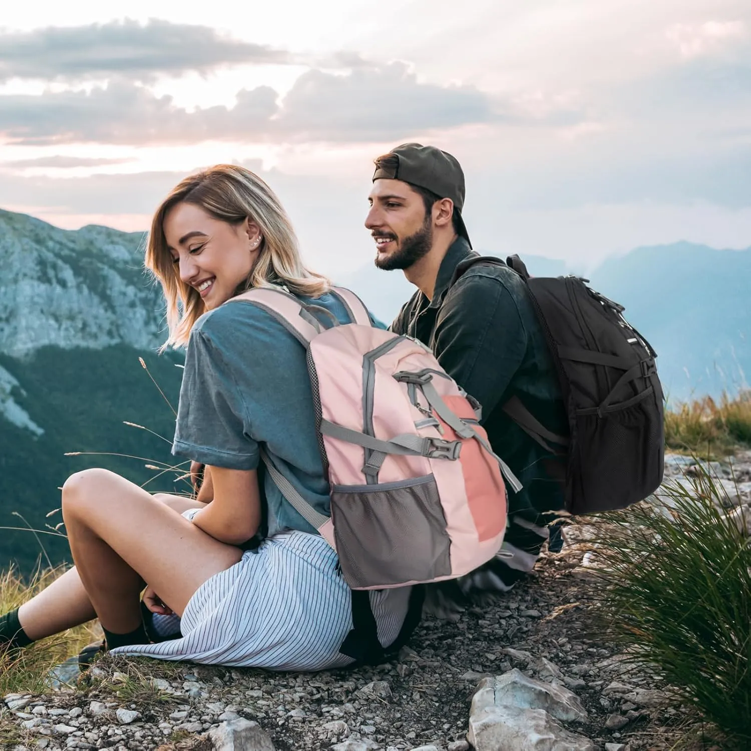 Small Hiking Backpack, 20L Lightweight Travel Backpack with Phone Pocket, Hiking Daypack for Women Men (Pink)