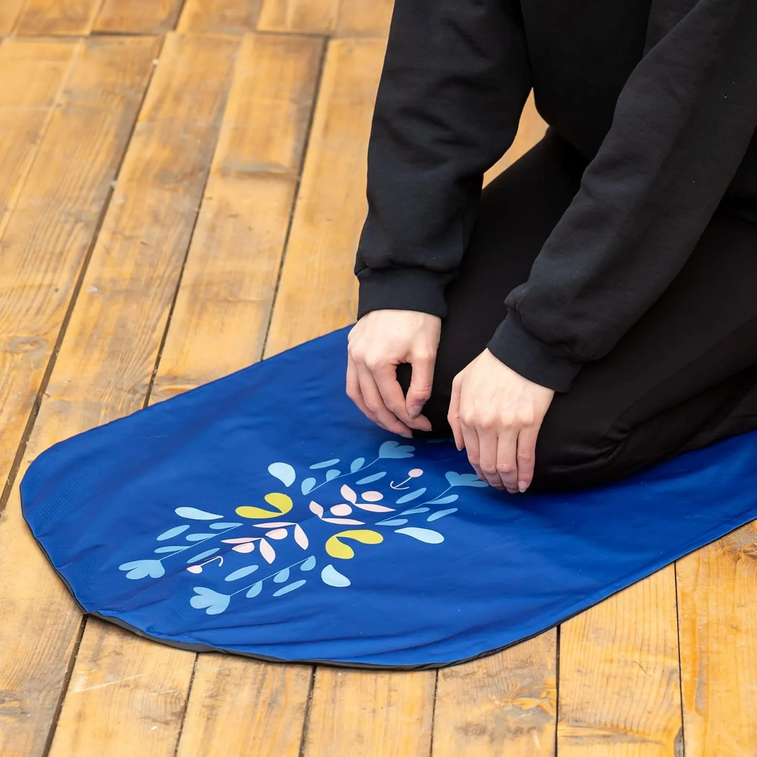 TAKVA The Pocket Sejadah Limited Edition | Portable Prayer mat, Muslim Gift, Ramadan Present (Scandinavian Blue)