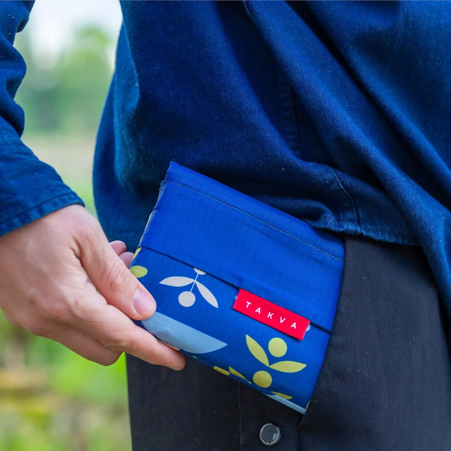 TAKVA The Pocket Sejadah Limited Edition | Portable Prayer mat, Muslim Gift, Ramadan Present (Scandinavian Blue)