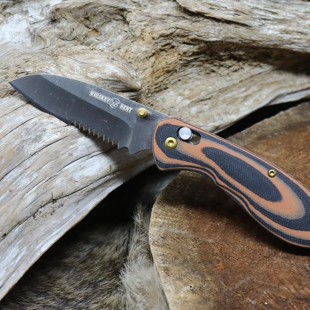 WHISKEY BENT HAT CO. Catch Pin Lock Sheepsfoot Blade Folding Pocket Knife w/Clip Thumbstud Opening 440C Stainless Steel Blade (Chaps - Serrated, 3.8" - Closed Length)