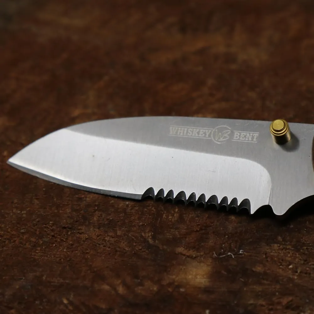 WHISKEY BENT HAT CO. Catch Pin Lock Sheepsfoot Blade Folding Pocket Knife w/Clip Thumbstud Opening 440C Stainless Steel Blade (Chaps - Serrated, 3.8" - Closed Length)