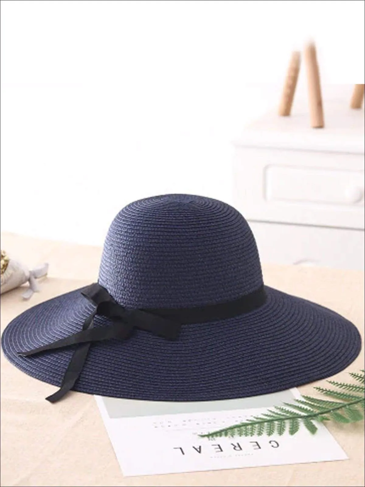 Women's Casual Straw Hat With Black Ribbon