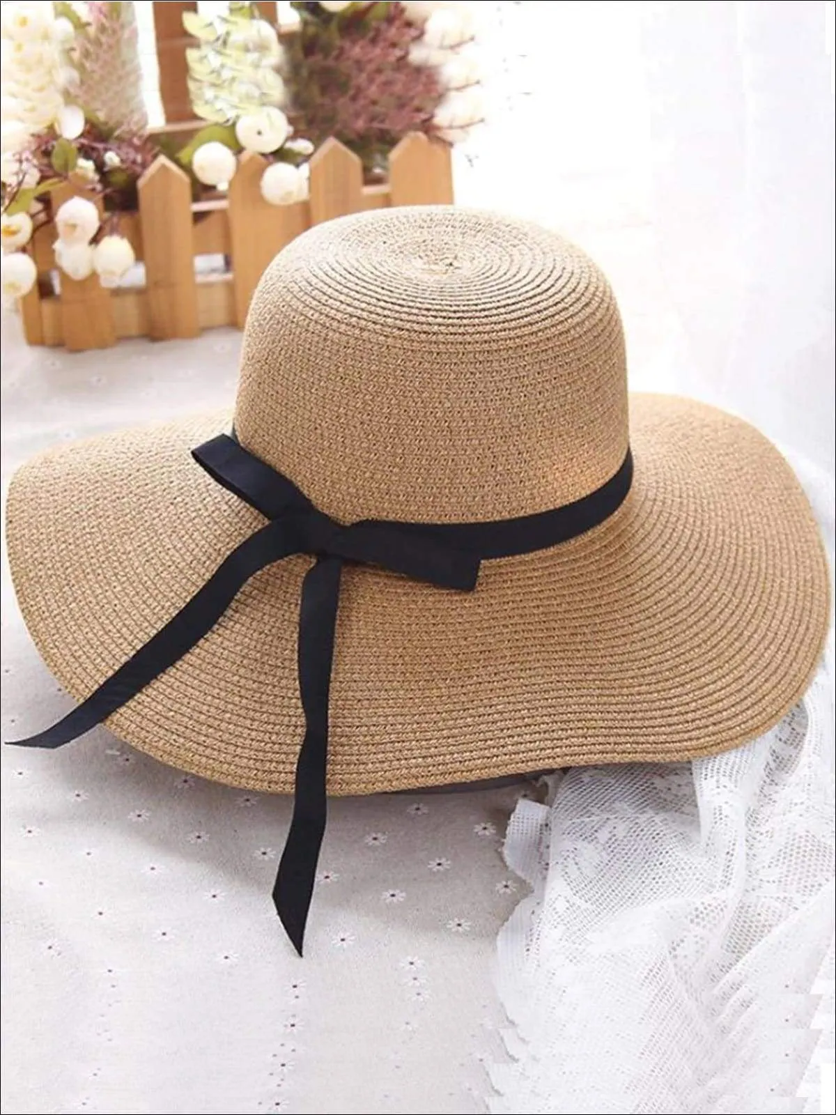 Women's Casual Straw Hat With Black Ribbon